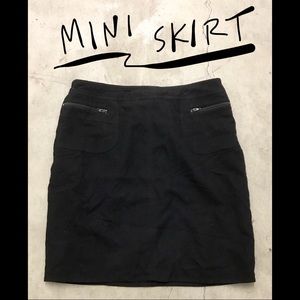 Vintage black 90’s mini skirt, zipper pockets, 4